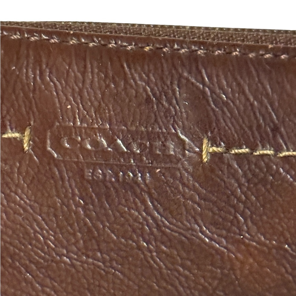 Coach Brown Leather Wallet with keychain - Picture 7 of 7